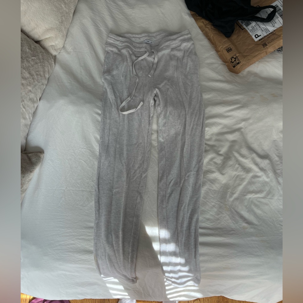 Aritzia TNA waffle jogger sweatpants